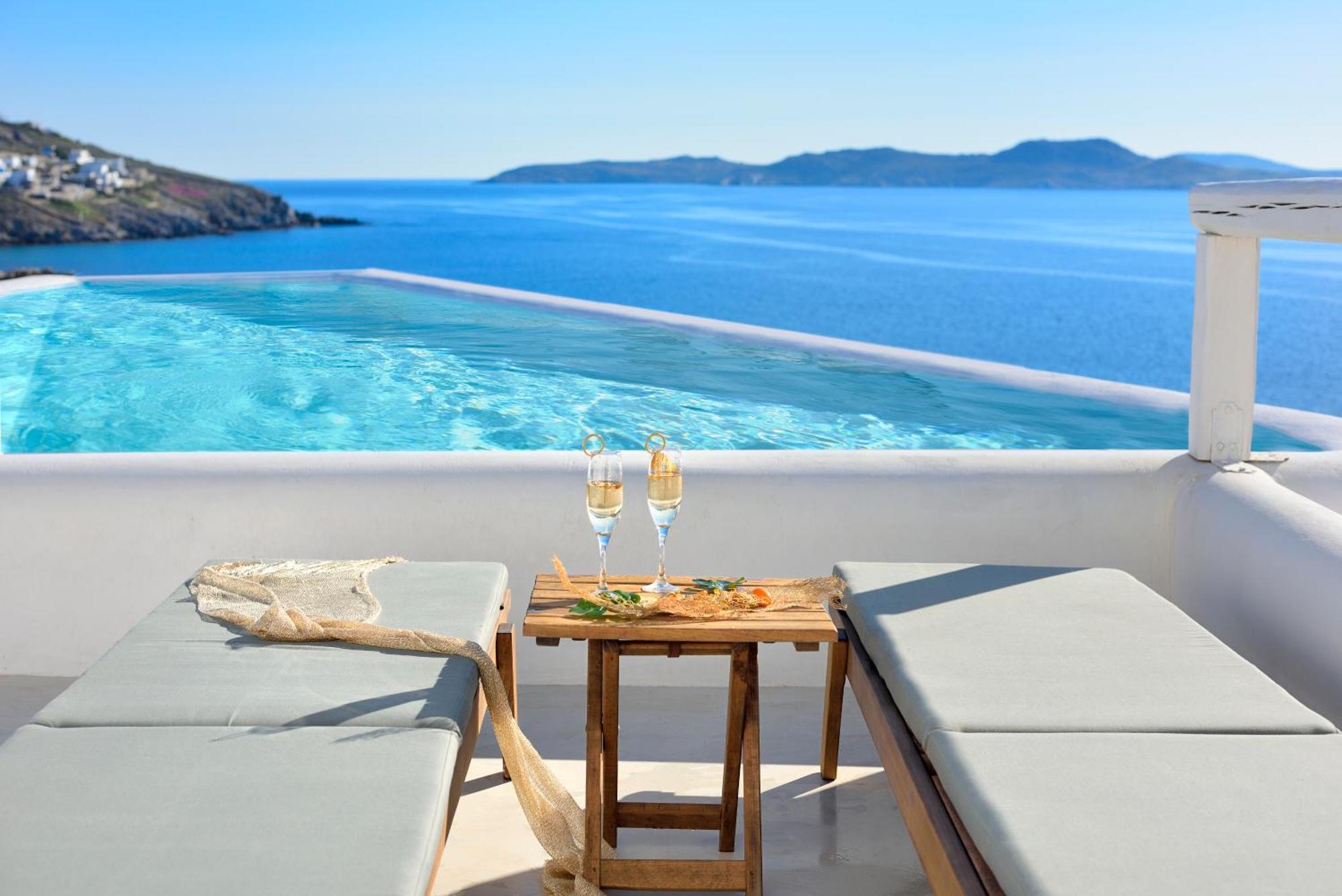 Amazon Mykonos Suites & Spa Agios Ioannis Diakoftis Экстерьер фото
